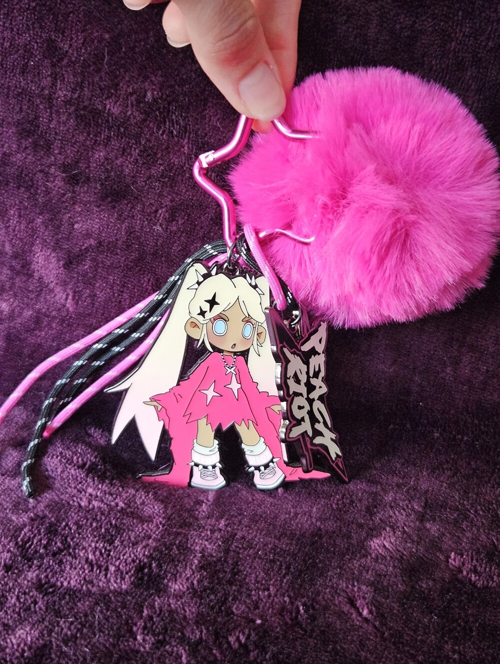 LIL' PEACH RIOT: Loading!- Poppy Authentic Keychain